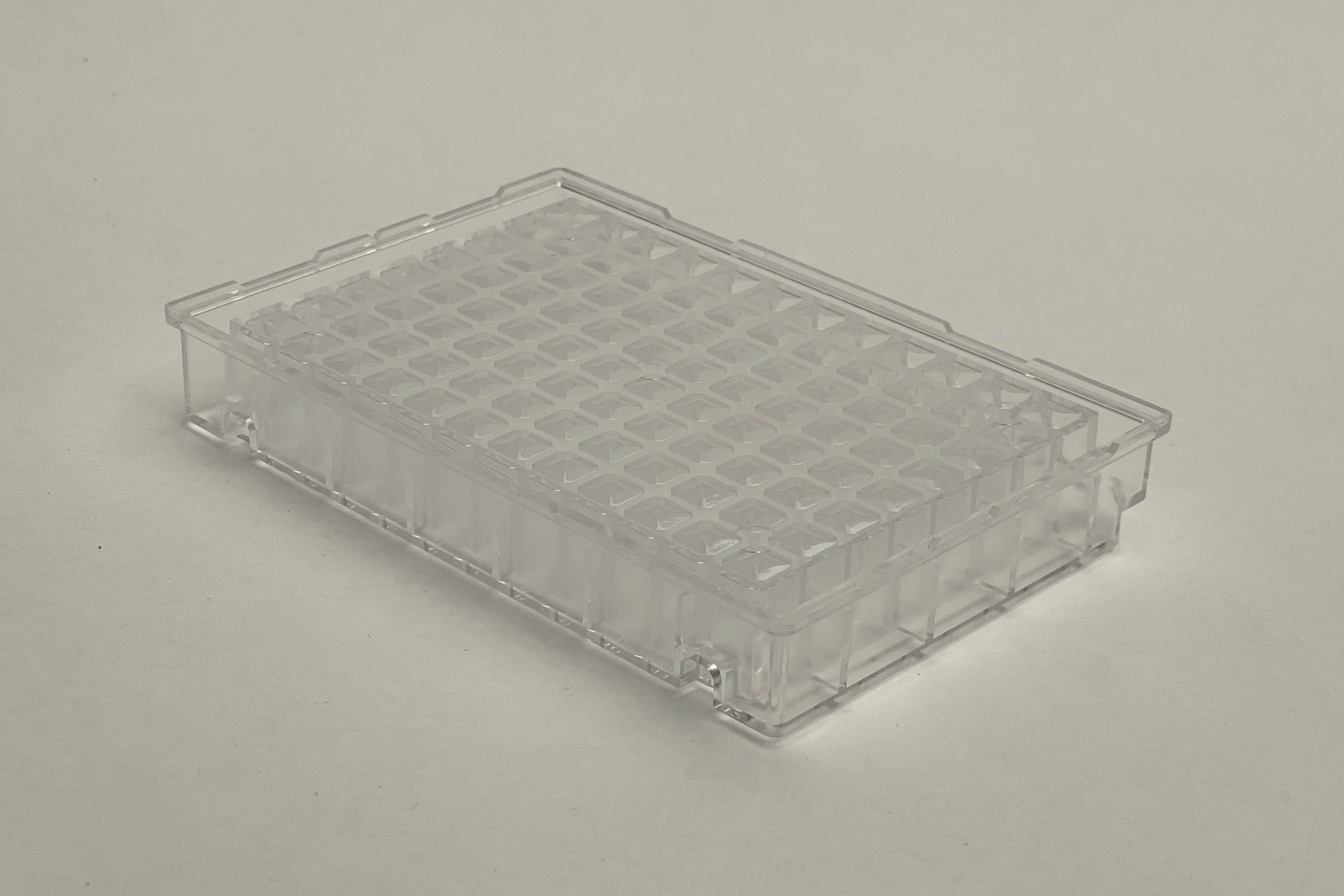 Polystyrene transparent square 96-half-deepwell microplates